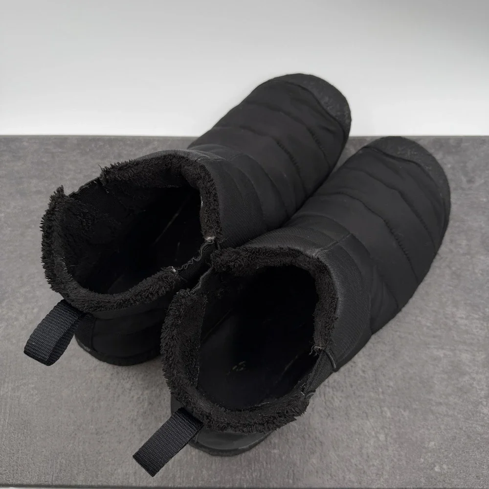 KEEN Howser II Mens US 10.5 Black Quilted Slip On Chukka Boots Mid Ankle Shoes